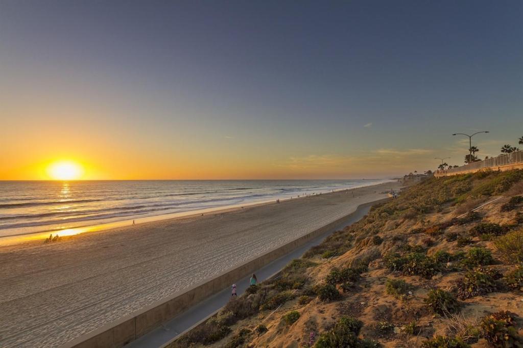 Remodeled Beach Bungalow, Block To The Beach Apartment Carlsbad Exterior photo